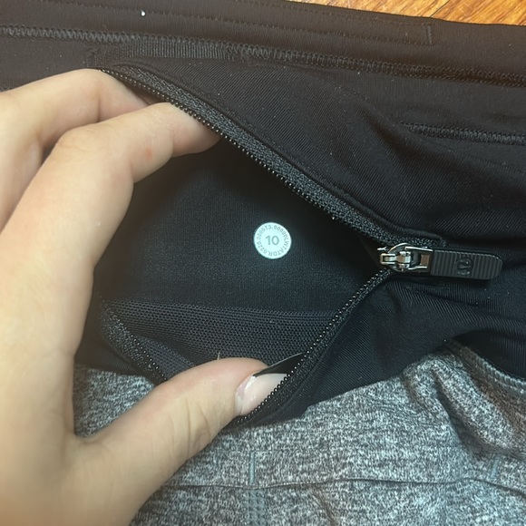 Lululemon grey sped ups - Picture 4 of 4
